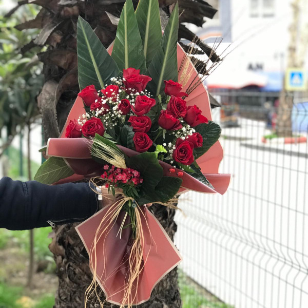 Bordo Ambalaj ile 17 Gül Demeti Resim 1